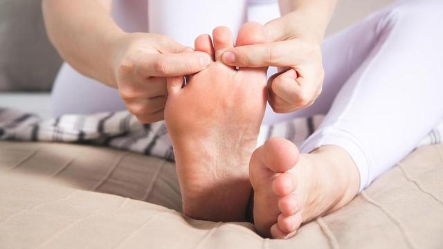 衰老|肝不好，“脚”先知？提醒：若脚上出现5种异常，建议早做筛查