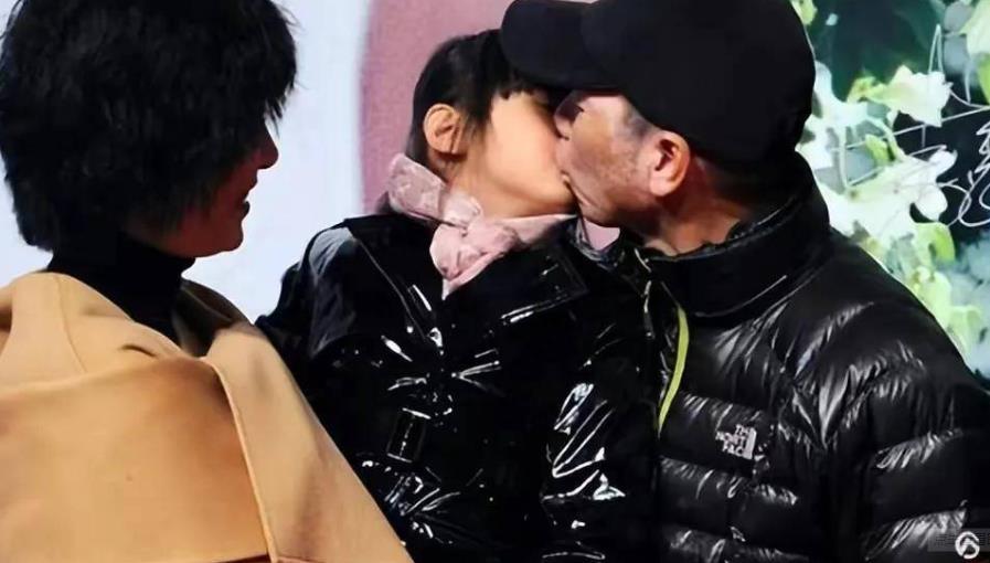 冯小刚又爆一大瓜,妻子徐帆收养的女儿,竟是他的“私生女”