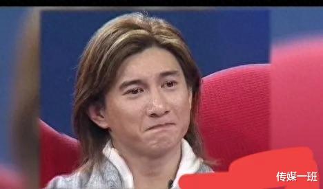 汪峰与前妻齐丹、康作如罕见甜蜜照曝光：跪地求婚，一起看音乐