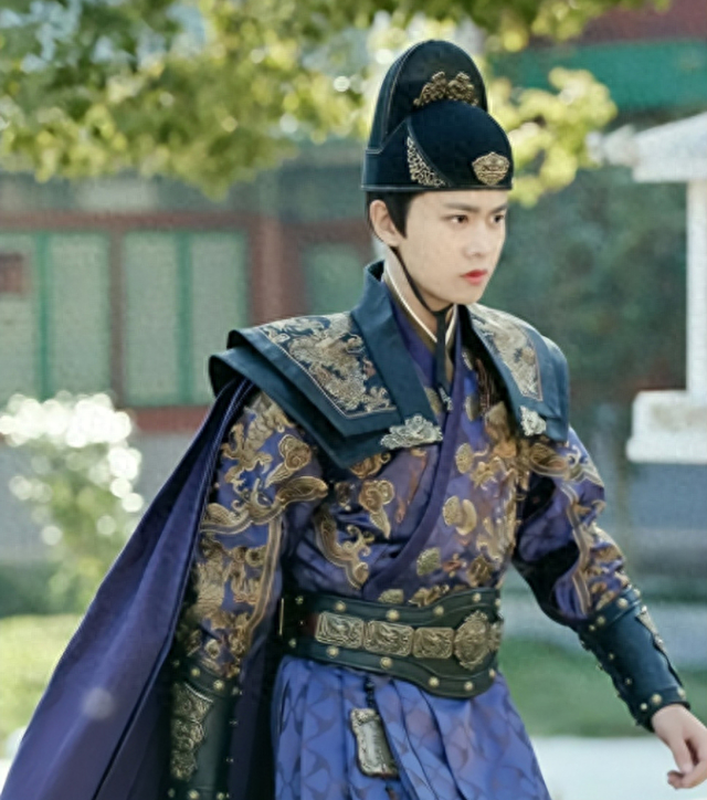 美男？假的！4位靠角色滤镜成男神的演员，颜值个个都经不起推敲