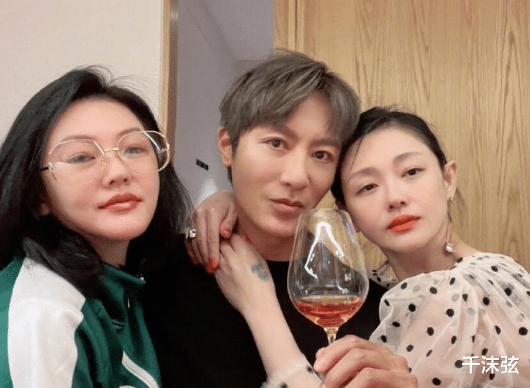 小S视频流出后,大S不雅画面曝光,陈建州背后扑倒,时长2分钟