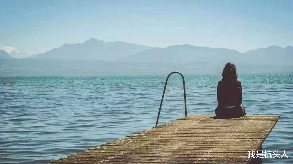 人到中年活成了情绪稳定，得到了成熟和睿智