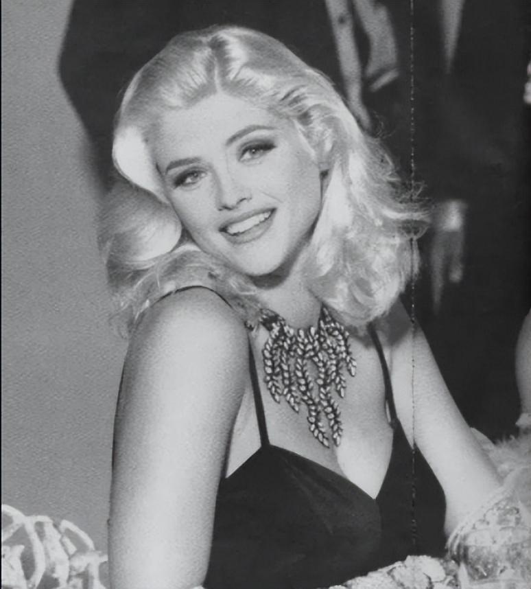 玛丽莲·梦露|“小梦露”安娜：26岁嫁89岁老头，1年后丧夫，和继子争16亿遗产