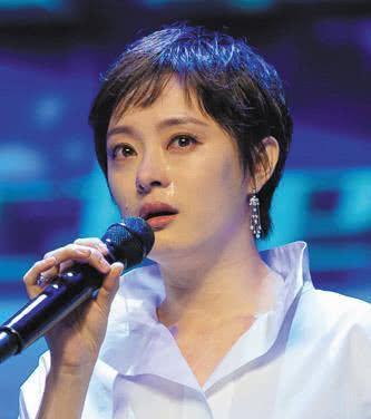 婚变?邓超被曝出轨19岁嫩模,孙俪深夜发文:再见了婚姻!