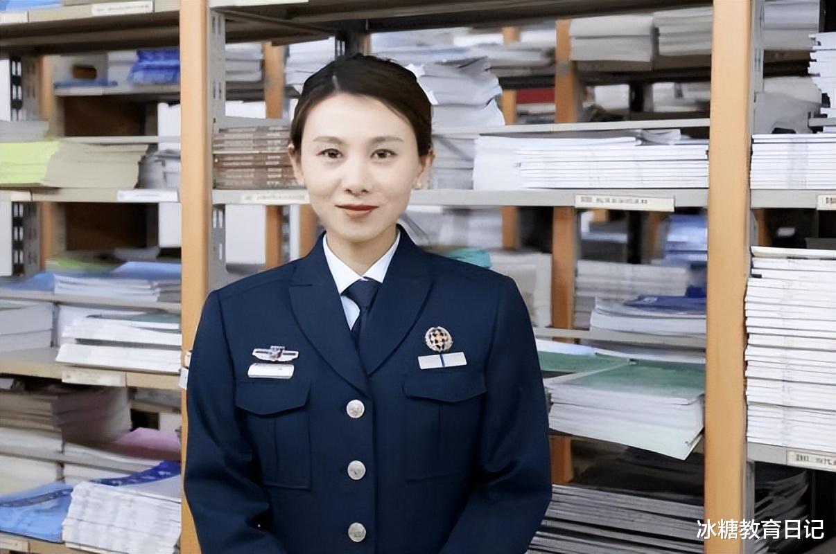 高校|“铁饭碗”岗位幸福度排名，公务员无缘前三，榜首着实羡煞众人