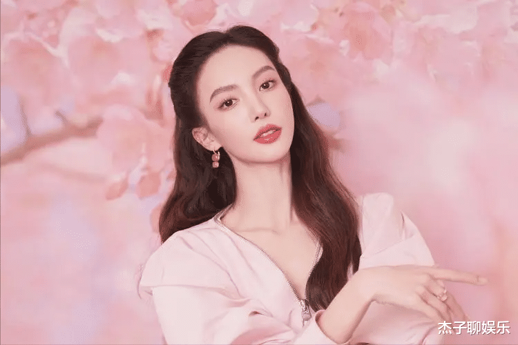 素素|央视这次挖到宝了!郭麒麟金晨破圈互动,实习菜鸟逆风翻盘