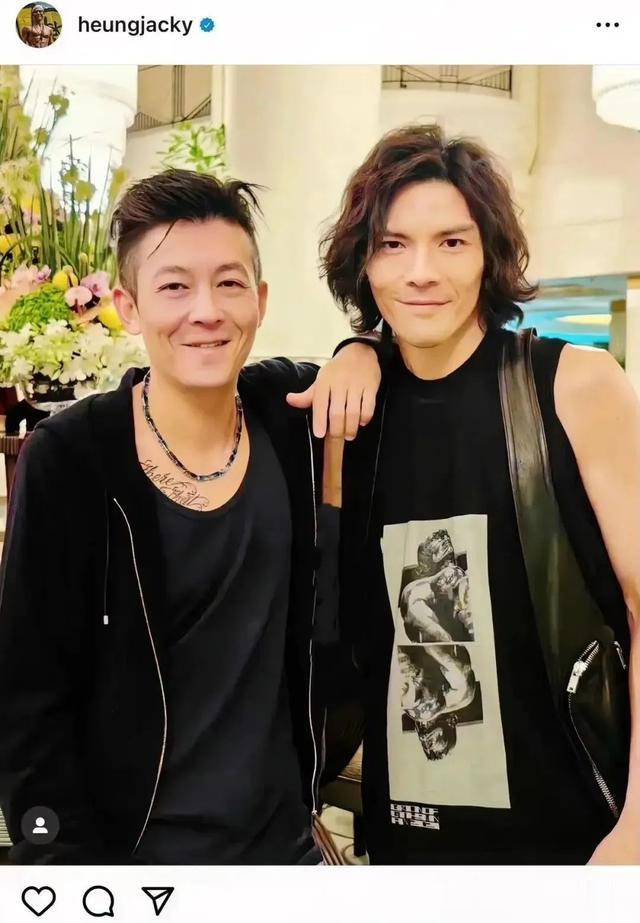 向佐晒与陈冠希合照,状态显老法令纹重,网友:像赵本山和萧敬腾