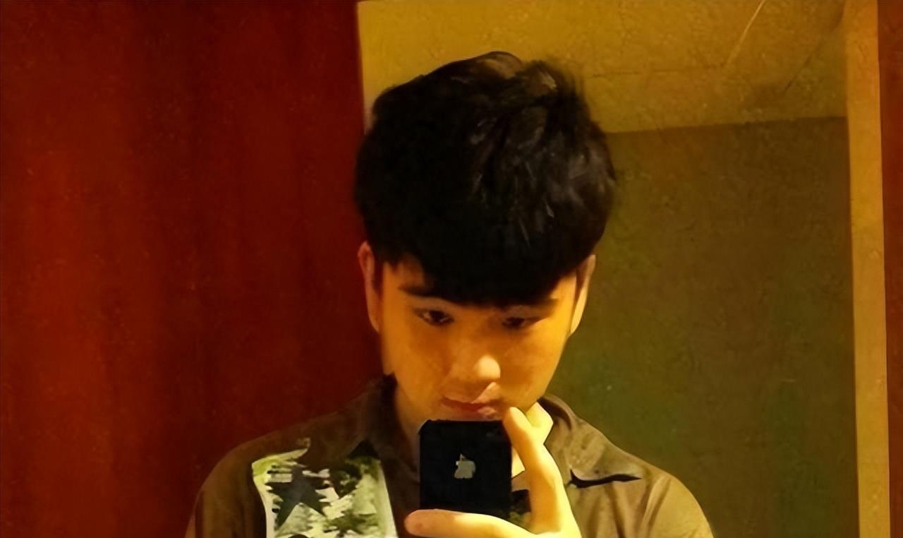 娱乐圈再传噩耗!傅艺伟30岁独子高乐男离世,死因曝光让人叹息