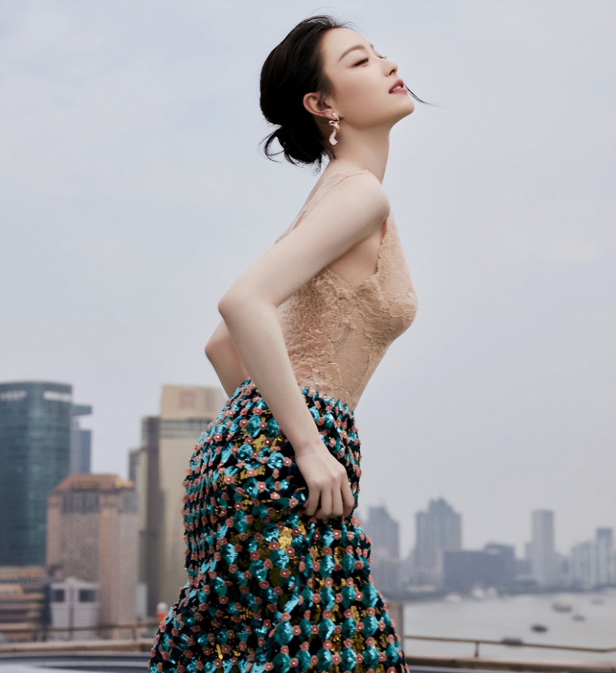 当36岁刘亦菲和35岁倪妮站在一起，我才明白什么叫气质和骨相