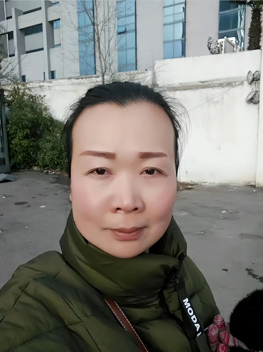 我70后，做家政挣钱养俩儿子，挣得比公务员还高，准备干到退休