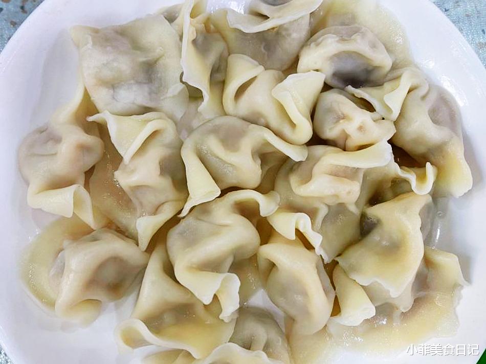 |东北大汉请南方朋友下馆子，点了5荤1素6道菜，网友：这规格真高