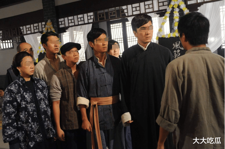 天呐!曝交往7年都没钱结婚,分手后火速找到情人?