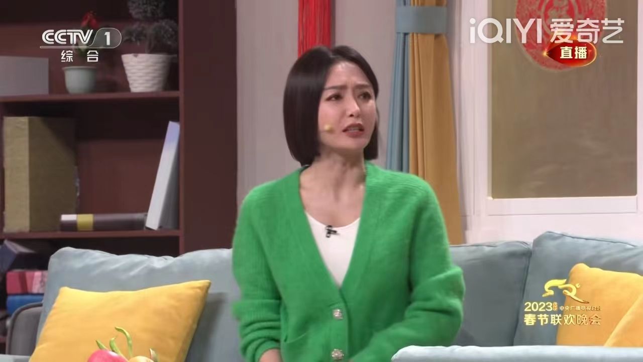 撒贝宁|同时得罪男女观众,春晚小品《上热搜了》真上热搜了,不过是差评