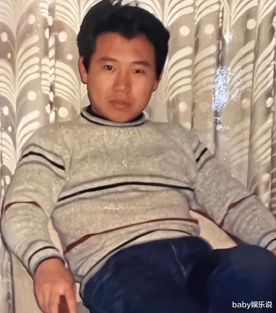 郭德纲|同是郭德纲基因，前妻儿子和后妻儿子一对比，差距一目了然