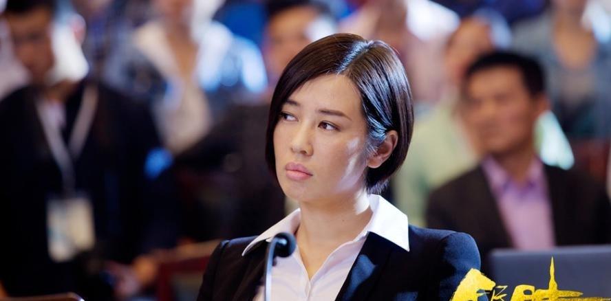 影帝黄渤都佩服她演技，与导演相恋12年惨遭抛弃，今47岁身价高达40亿