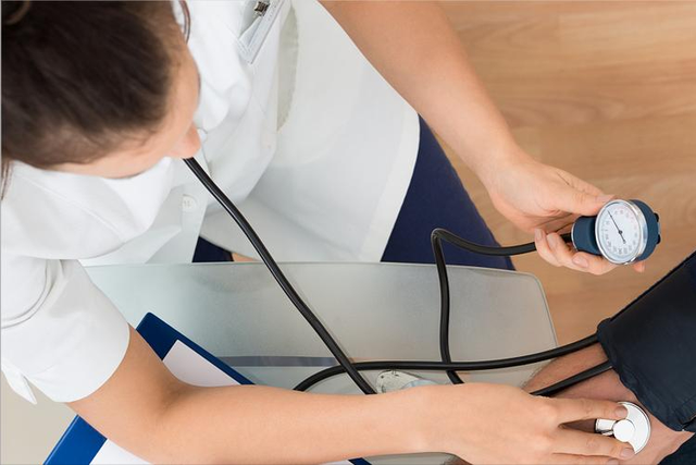 手指是脑梗的\警报器\?医生:不想脑梗找上门,平时多注意这几点