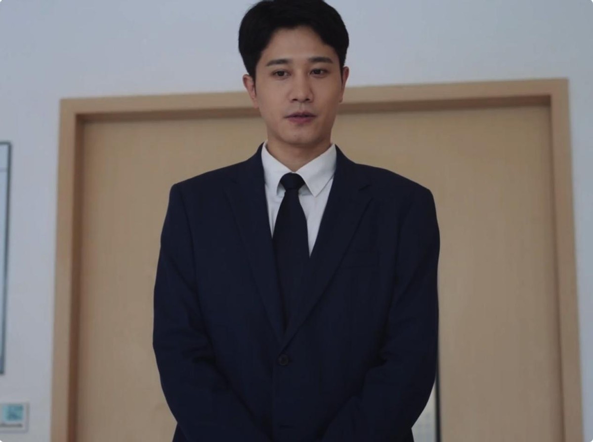 迟重瑞|微笑唇、肿胀苹果肌,《白色城堡》里最大败笔演员,让人看着难受