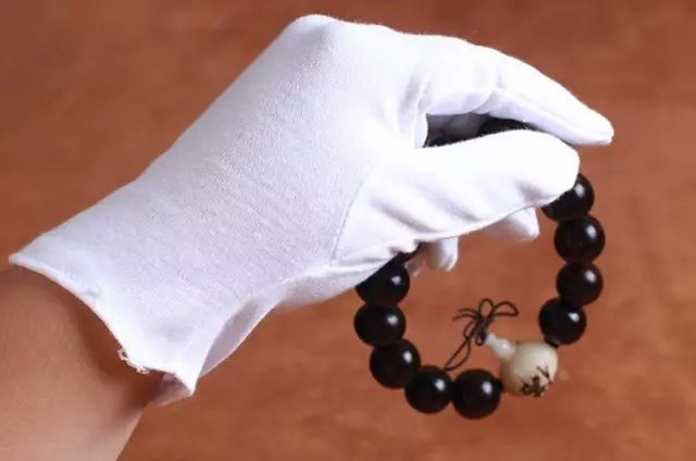 翡翠|你盘串不带手套吗？