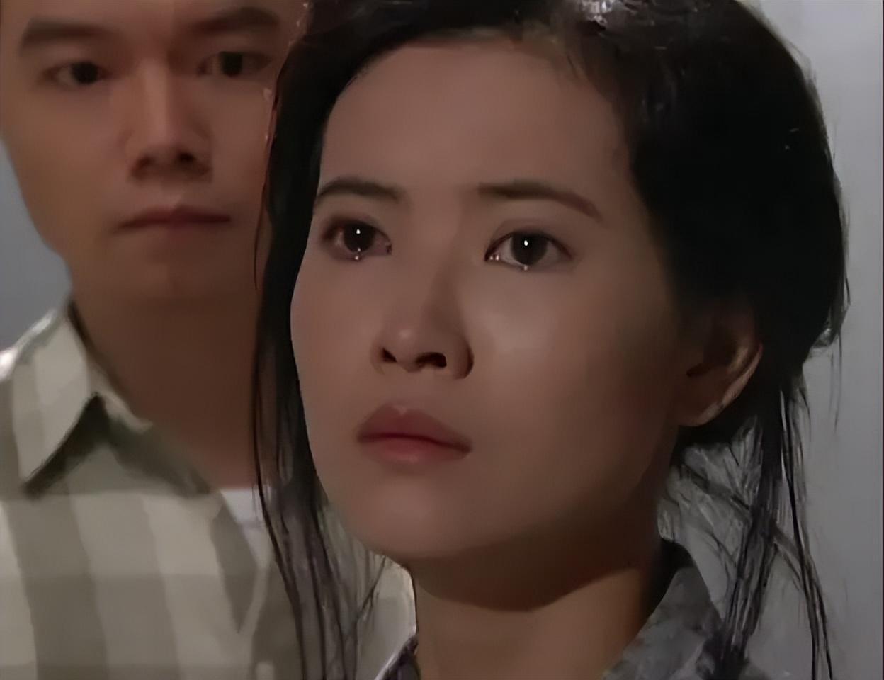 下一个蓝洁瑛?31岁的郑爽,头发稀疏目光呆滞