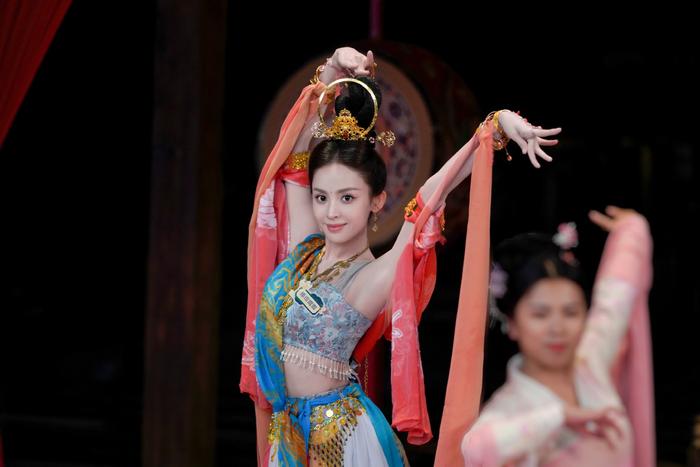 林青霞|同样是“敦煌风”造型，10位女明星放一起对比，颜值差距一目了然