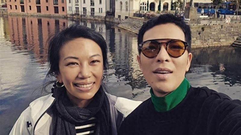 萧敬腾携林有慧游挪威！晒同框合照超有夫妻相？高调秀恩爱！