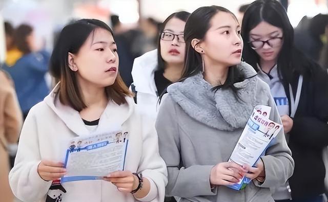 大学生|几千家国企、央企开启春招，毕业生却表情淡定，连报名资格都不够