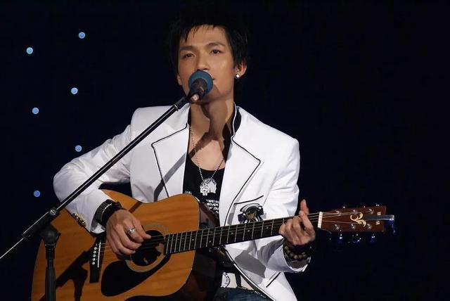 陈楚生|从“死亡歌姬”黄婷婷到陈楚生,娱乐圈吃人不吐骨头的资本有多毒