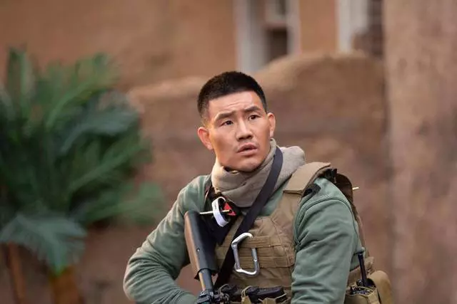 笑了！嘎子哥新片突破下线：时长只有65分钟，双腿追摩托跑16公里