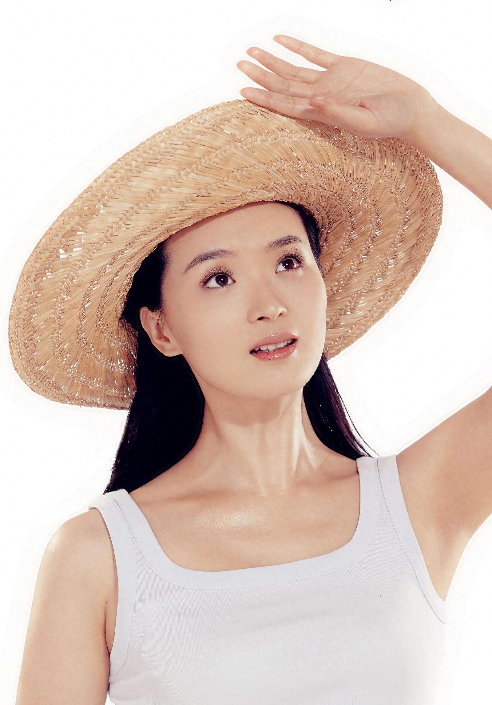 被丑男“糟蹋”的6位女明星，个个如花似玉，却鲜花插在牛粪上