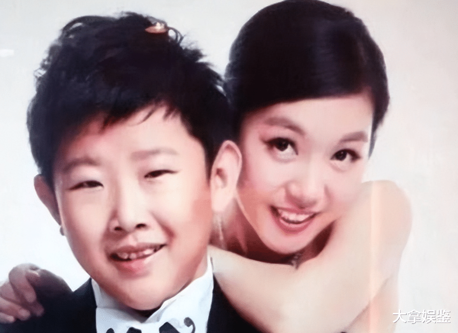 侯祥:9岁停止发育,出道20年只能演小孩,和妻子同框被嘲像母子