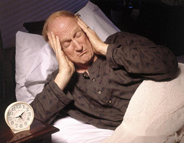 老年人的失眠原因有哪些? 如何缓解？