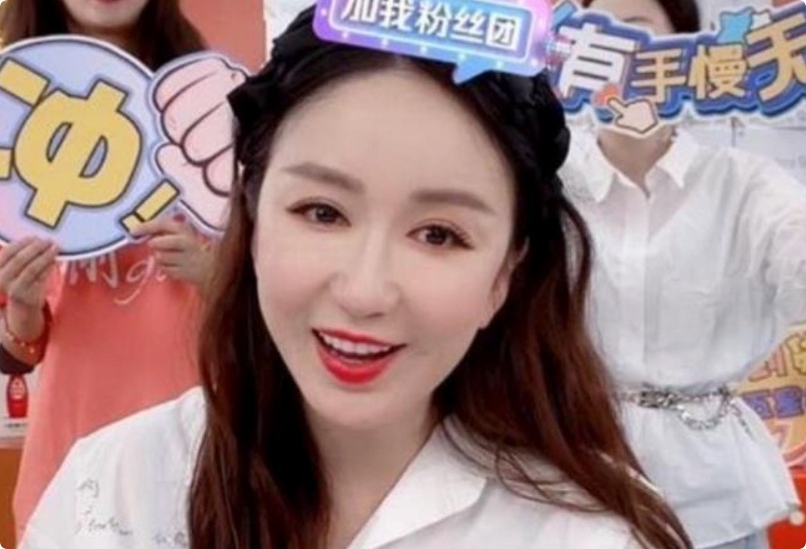 一张假脸毁掉整个造型,34岁娄艺潇被吐槽,脑门简直像个老寿星