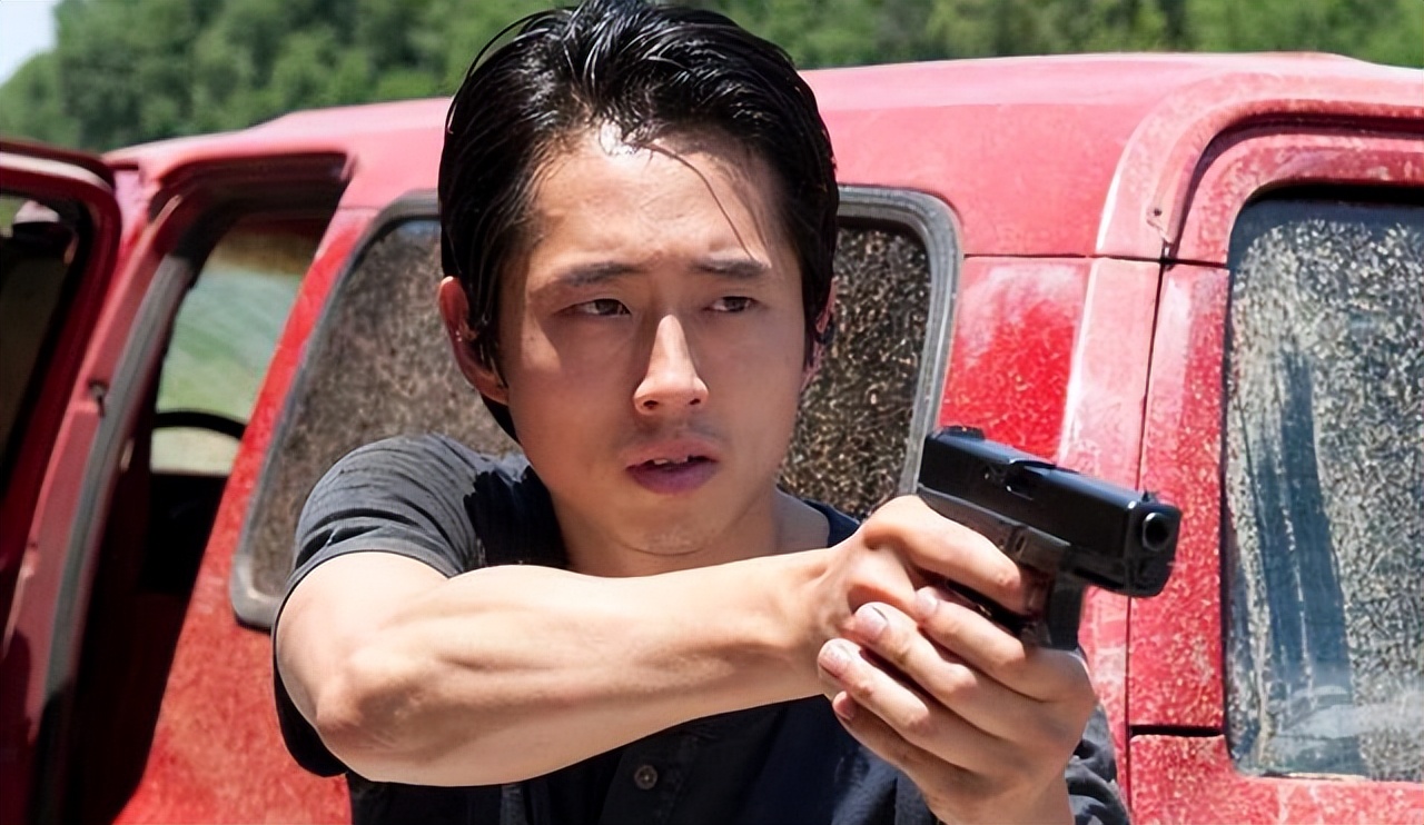 黄暴女王一出手,首播破9分,还有《行尸走肉》的格伦颠覆性演出 - 娱乐