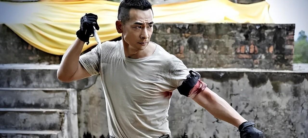 赵文卓参加女儿毕业典礼,女儿一个背包18万,学费高达1500万!