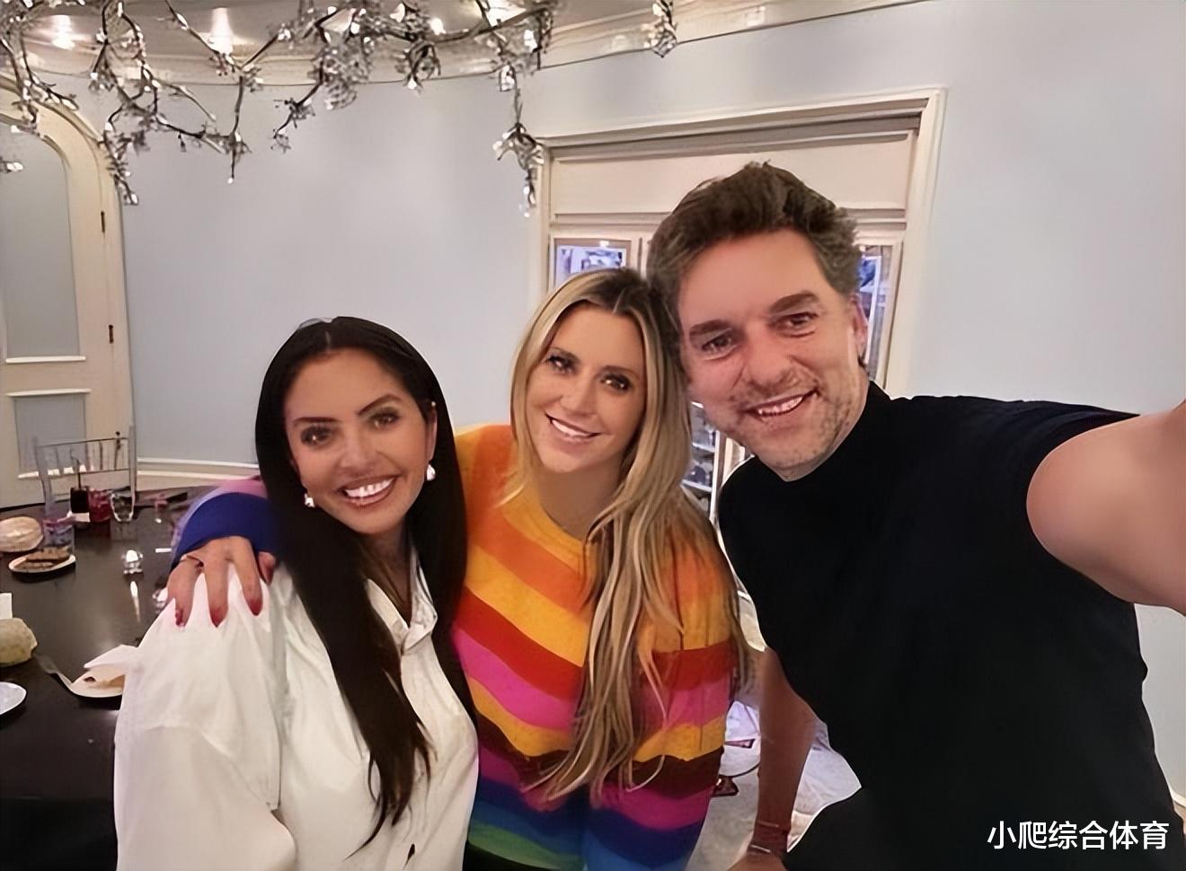 瓦妮莎嘟嘴出镜！脸小精致瘦了好多，41岁拒绝二婚独自抚养3女儿