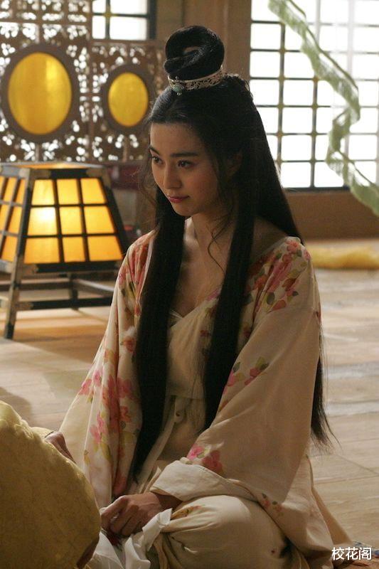 娄艺潇自曝体重120,杨颖穿不上小号尺码,白幼瘦的审美该停了