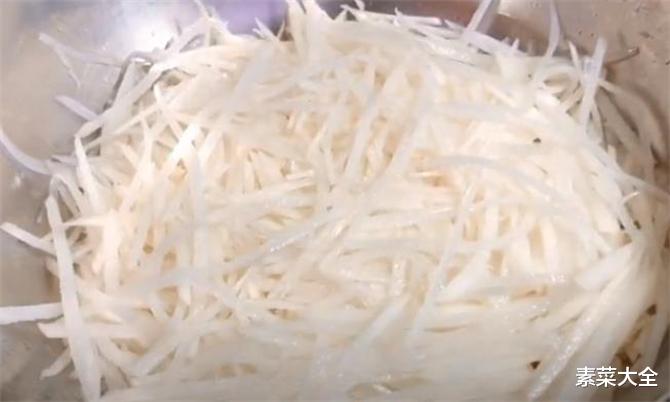 萝卜丸子|炸萝卜丸子，到底用面粉还是淀粉，教你正确做法，丸子酥脆不回软