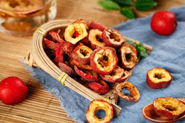 山楂能消油腻食积，但还有两个作用更厉害，老中医经常用