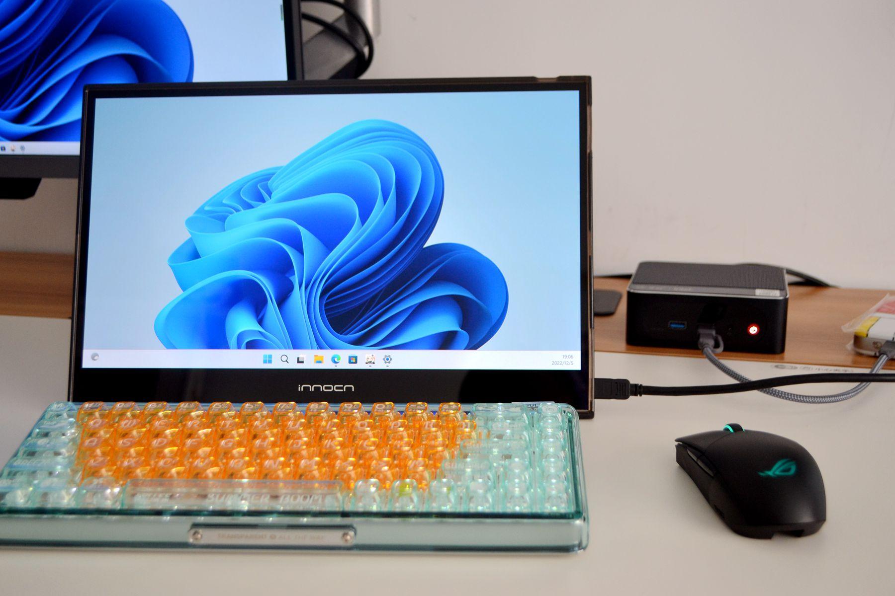 生鲜|越玩越觉得便携屏很有意思,开发了很多玩法,让手机变成一台电脑