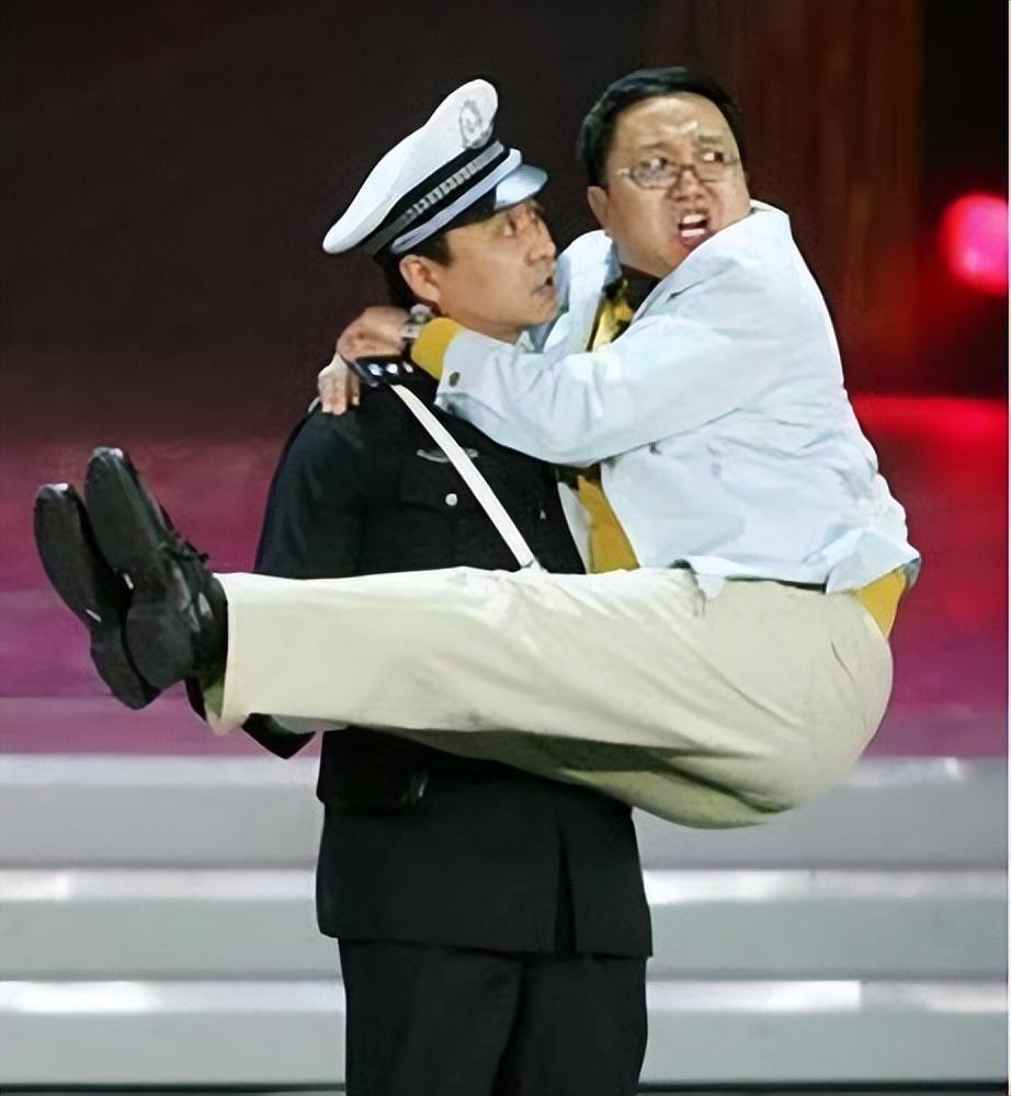 演员句号：二婚娶小11岁的丫蛋为妻，给晚年丧子的岳父岳母当亲儿