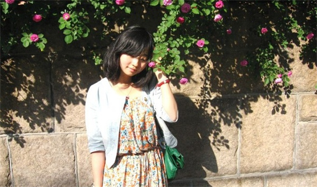 教师|山东女孩马滢:才貌双全,名牌大学毕业,为何不找工作出家当尼姑