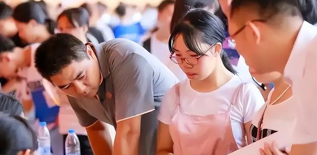 哈工大硕士毕业,就为当个看门的?山东大学拟聘用名单引争议