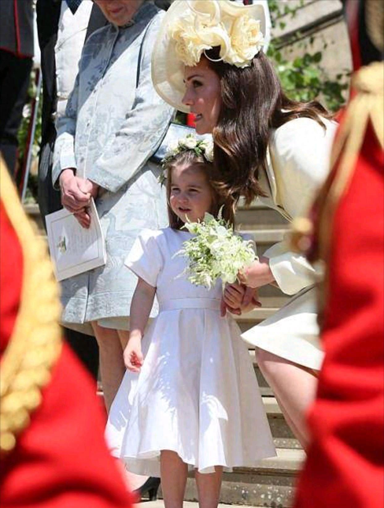 全程黑脸!凯特首次被拍到生气,网友:事关夏洛特公主很难不在意!