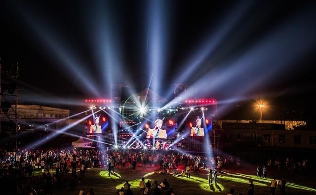 歌唱节目|好声音赔大了，赔赞助商5亿，停播另有因，导师怕被骂上热搜不干