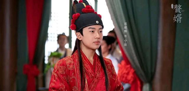 金晨|郭麒麟首部职场剧接档《龙城》,搭档金晨美女扎堆,首秀央八