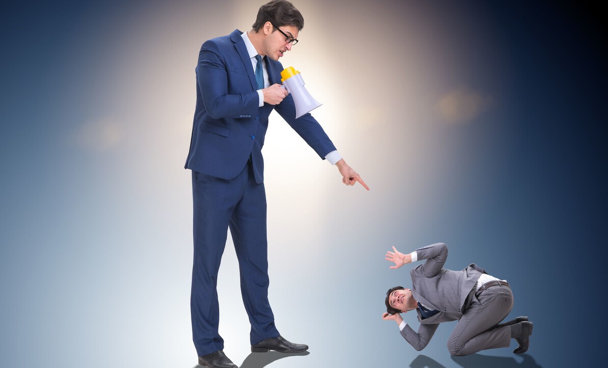 面对领导阴阳怪气,不留尊严的批评,如何应对?知晓这几点很重要