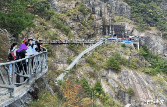 柿子|适合11月出发的最美旅行地，美到窒息，心动了就挑一个去小住几天吧！