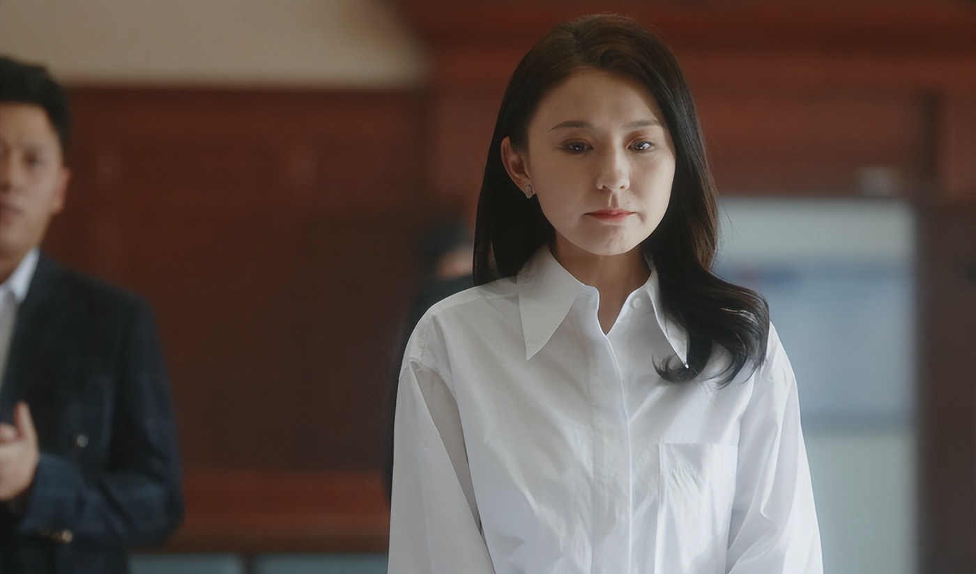 公职人员别乱演！挤眉弄眼、咋咋呼呼，热依扎又毁掉一部剧