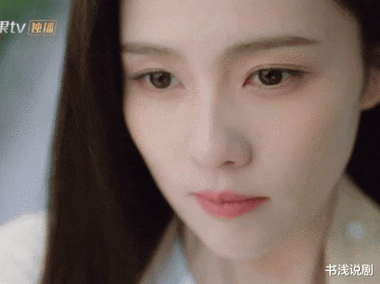 说川普的霸总，戴塑料耳环的校花，《以爱为营》“土”出新高度了