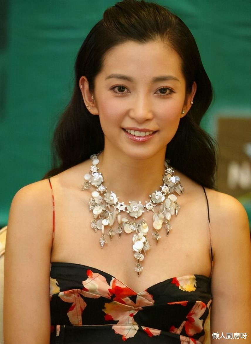 李冰冰|李冰冰：只谈恋爱不结婚，如今50岁无儿无女！